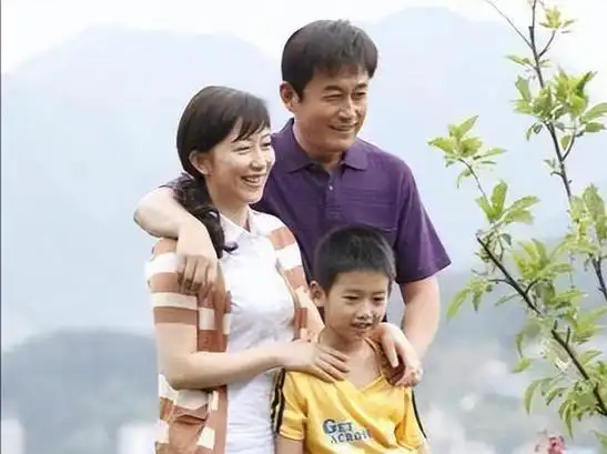 李健是王志飞的第一任妻子,两人在1993年由朋友介绍相识相恋,1995年