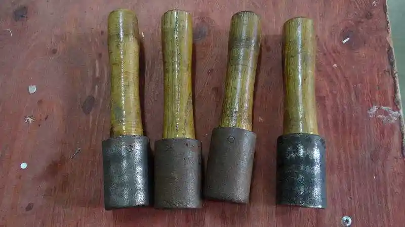 手榴弹就是手雷,手雷就是手榴弹.