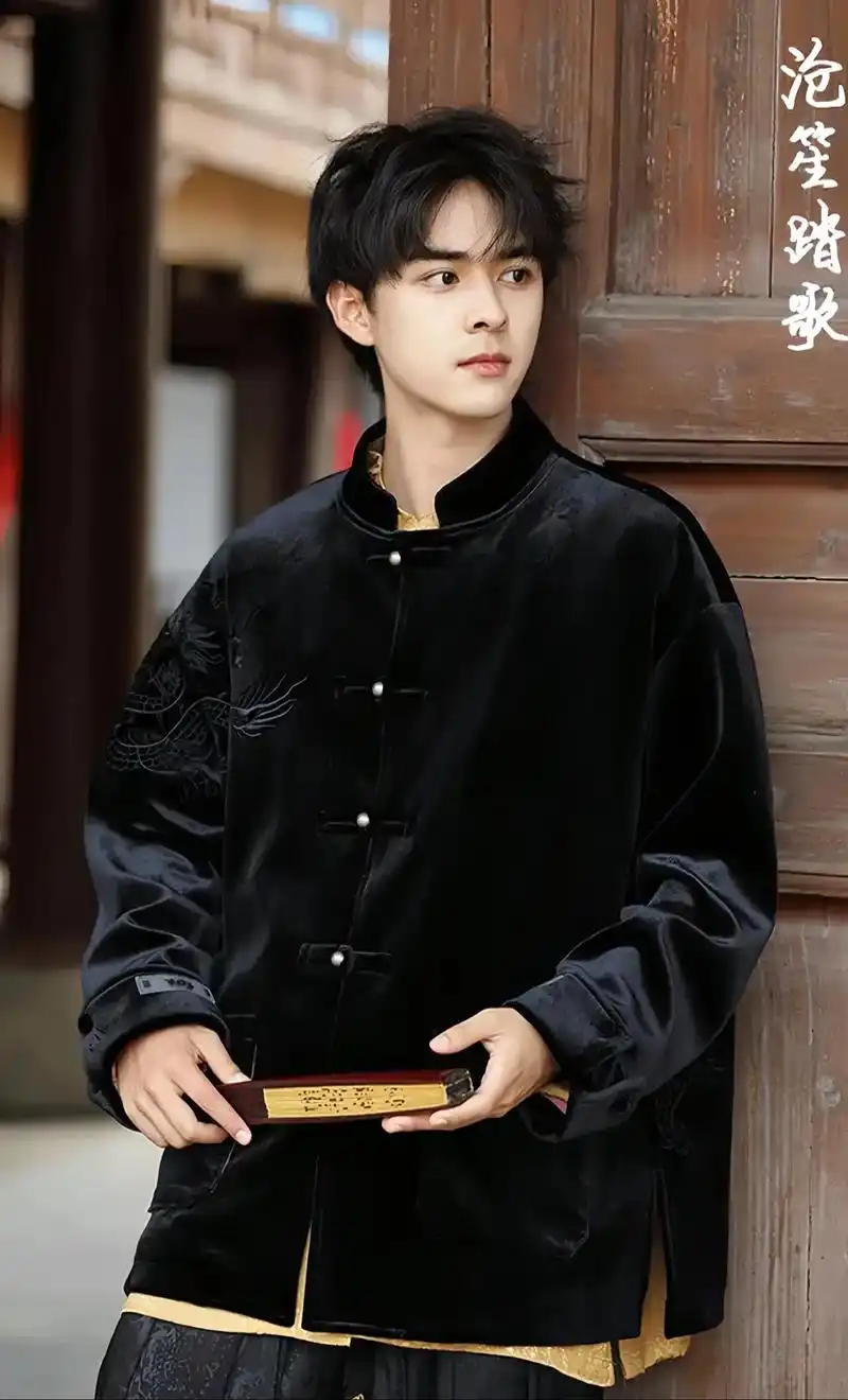 新中式高级感丝绒唐装夹克.秋季新宠,丝绒唐装夹克,帅到没朋友