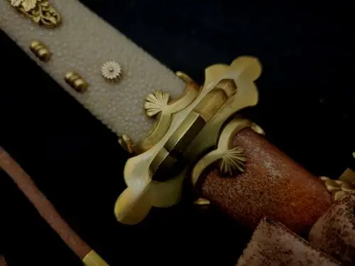 刀鞘配件鎏金非常的厚实,非常的漂亮!