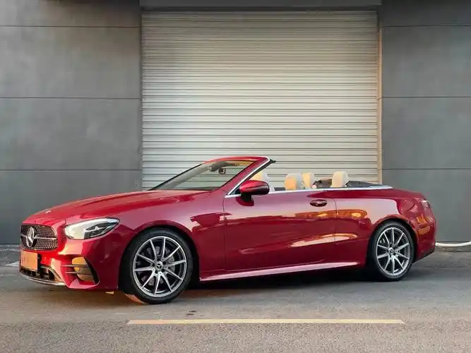 多的三口之家的敞篷跑车,6x90#上海二手车  #值得入手的车  #奔驰e