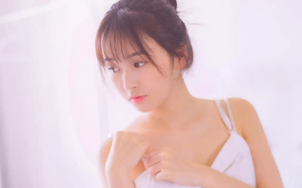 元气少女居家治愈系唯美写真图片壁纸