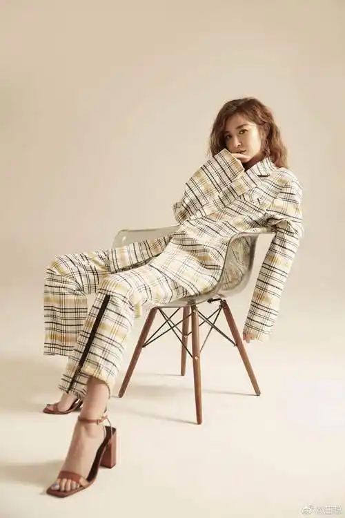 汪聪衣服是故意的鞋是真的大