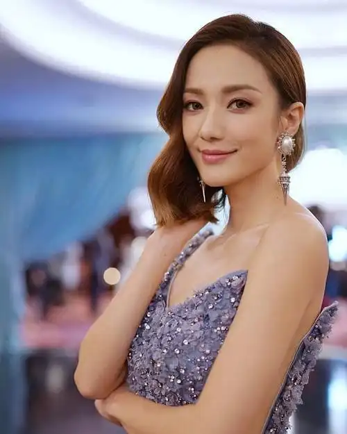 王君馨 grace wong的图片