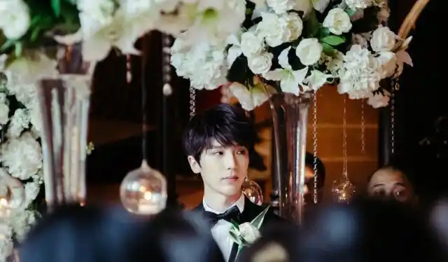 沈煜伦:这个世界上没有人比你沈肯尼更爱我了!结婚一周年快乐!