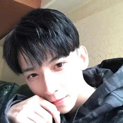 半身头像 男生头像 韩系 中系 混搭 气质 个性 男神 黑白 季懿苏の