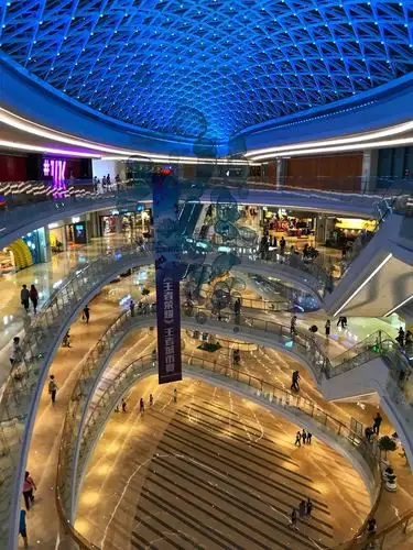 全深圳最大的购物中心壹方城酷炫内饰