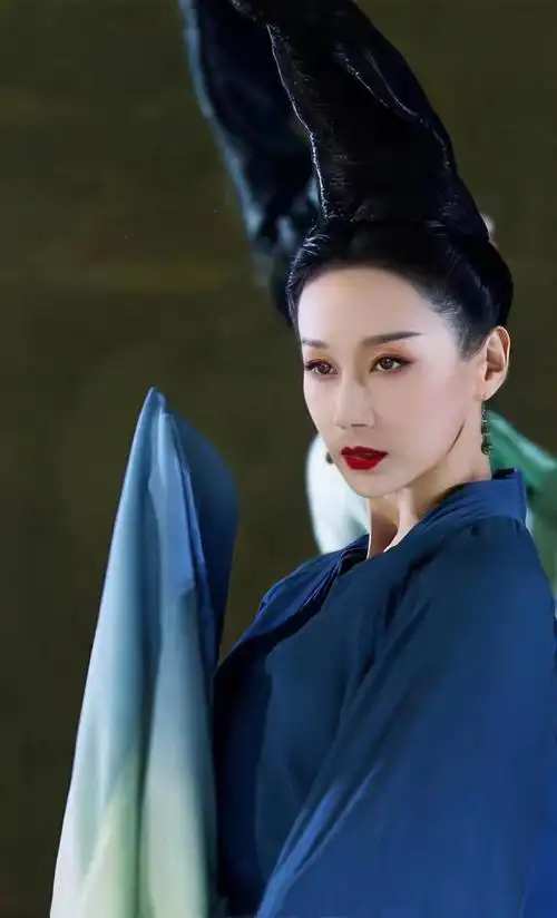 孟庆旸一曲舞蹈后成功爆火凭借精致外形与不俗的实力一夜成名