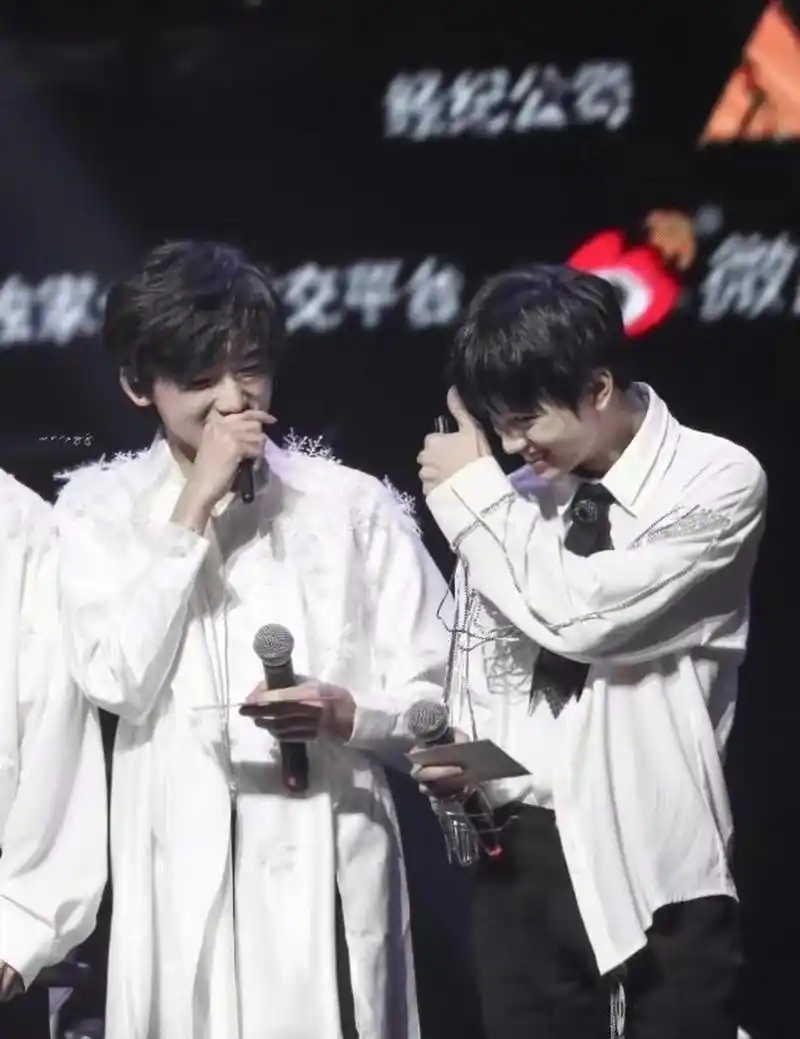 敖子逸发文为宋亚轩庆生# #敖子逸发博为宋亚轩新歌打call#  敖子逸