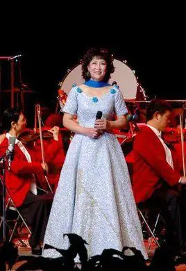 李秀文(著名女高音歌唱家,国家一级演员)