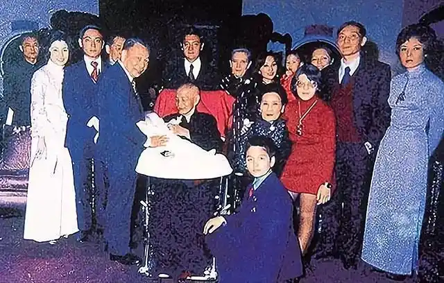 蒋介石去世当晚宋美龄让医官给蒋经国打镇静剂但没人敢动手