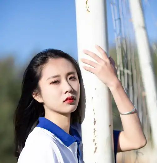 匆匆那年校服足球场小姐姐