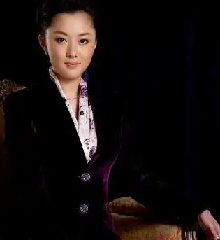 央视第一美女主持人,21岁进入央视,她工作太忙来不及谈恋爱|央视|主持