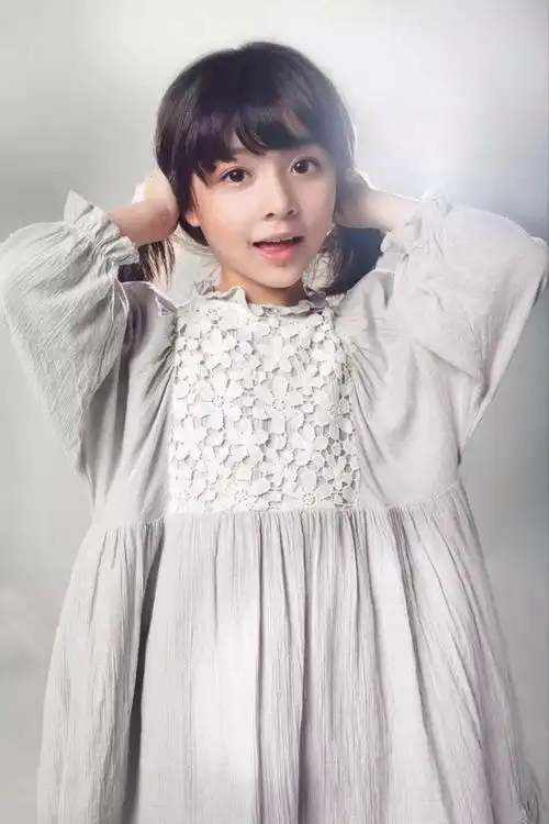 中国小萌娃安淇尔(小苹果)