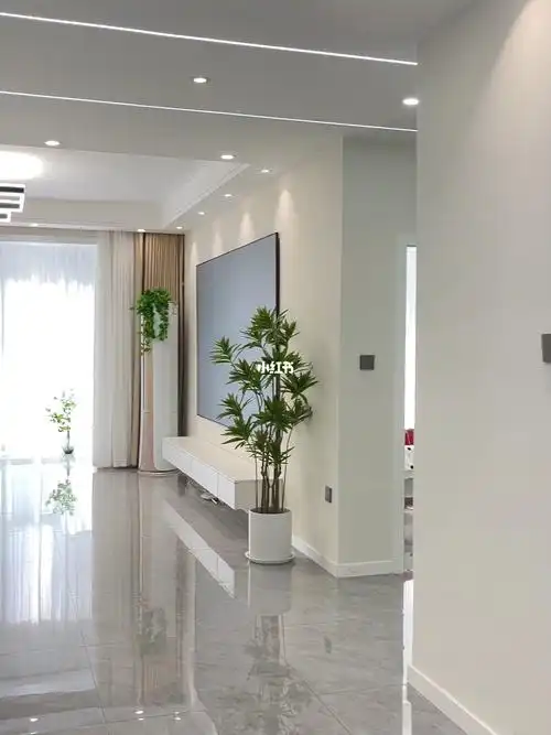 [电影r]瓷砖千万不要选太深的,就选浅灰色地砖,大气又好打理.