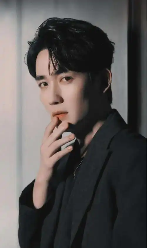 2020年度最受欢迎11位男明星有你的男神吗