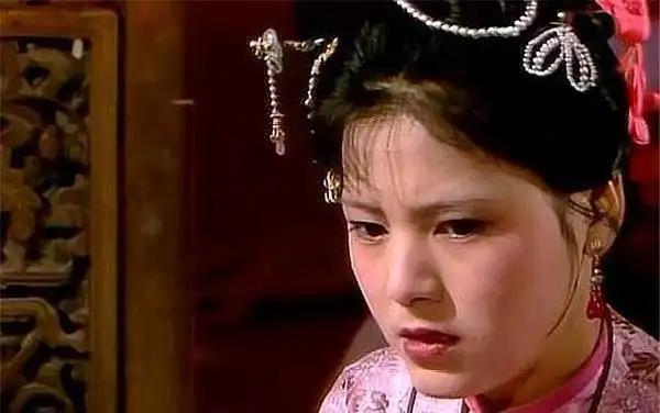 袭人为何挨了宝玉的窝心脚?麝月说的一句话是关键!