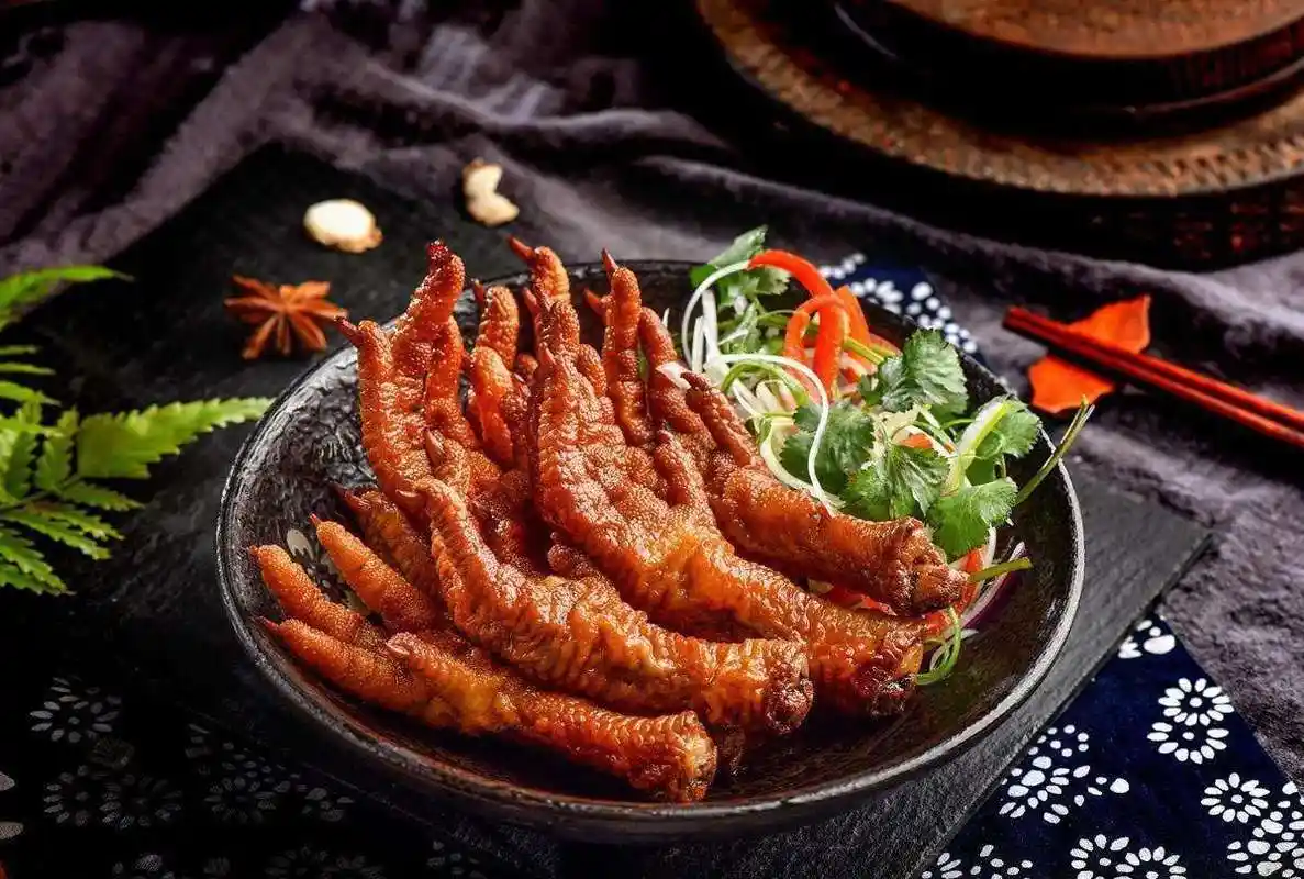 香卤鸡爪:香辣多汁,入口软烂,吃货们有福啦!
