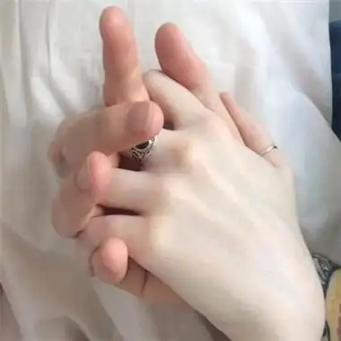 手牵手真实图片大全,情侣手牵手图片只有手真实