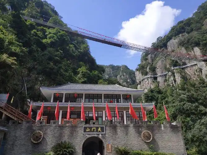永泰天门山玻璃栈桥