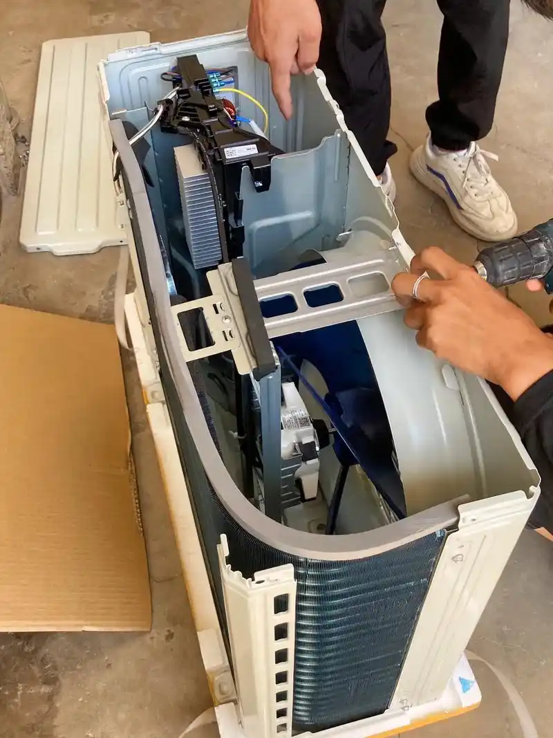 空调内外机内部构造:你认识多少?外机主要有,压缩机,风扇,冷 - 抖音