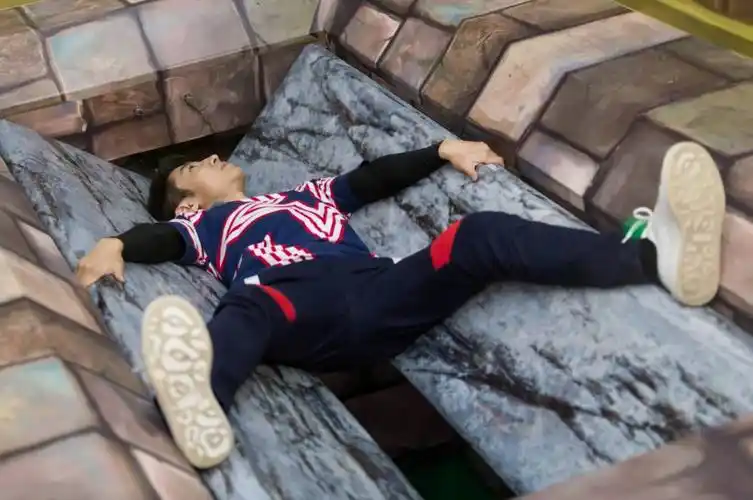 金鹰卡通疯狂的麦咭4智勇回归撒贝宁高能挑战新密室神问题