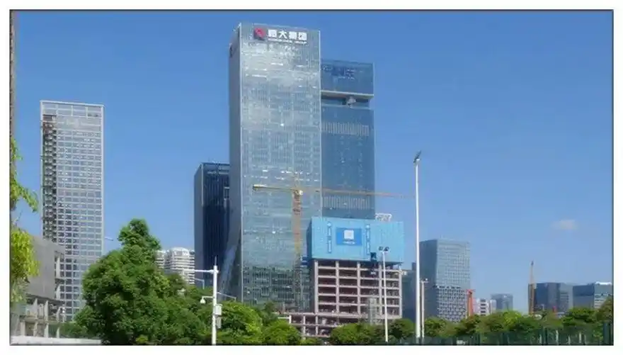 恒大集团深圳总部大楼的牌子已被拆掉