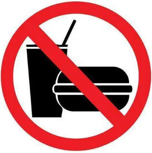 在地铁上喝咖啡,被开罚单,网友:那地铁站的自动贩卖机怎么说?