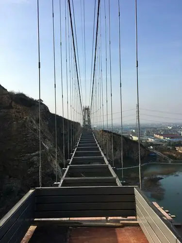 之后又听闻龙凤谷开建江苏首座,全国第二长的玻璃