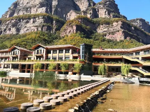 林州石板岩赏红,黄叶