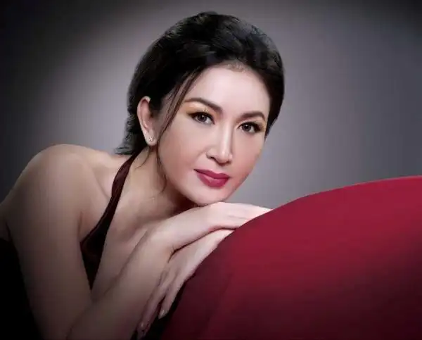 揭秘:温碧霞不老秘籍