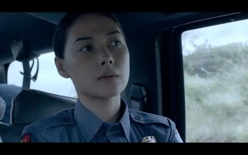 菲律宾动作片美女警察被毒枭伏击