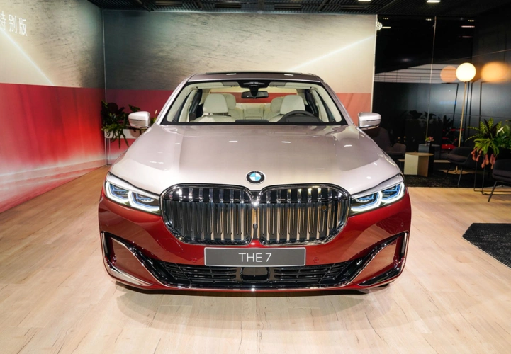 宝马7系的天花板m760耀影特别版实车搭劳斯莱斯同款66t动力