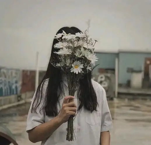 女生头像遮脸图片(女生头像遮脸图片大全高清)-天晟网