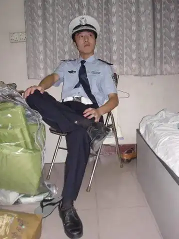 【转载】帅气军警
