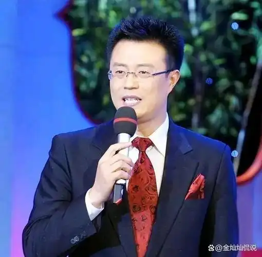 周炜,这位被大众所熟知和喜欢的相声艺人,多次参加过春节晚会,参加过