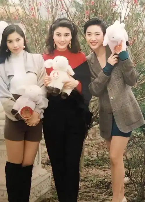 原创有颜又有才为刘德华退赛环球小姐被称tvb桃花姐感情却很坎坷