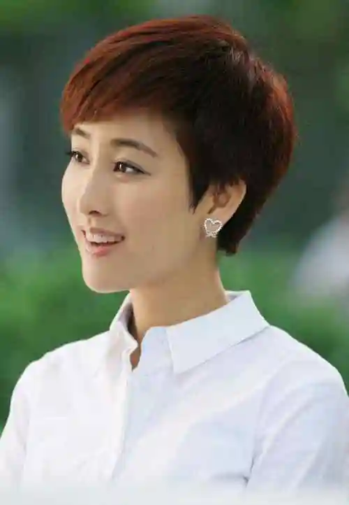 马苏短发图片手机壁纸一