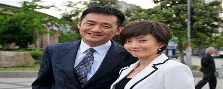 《幸福密码》是一部都市喜剧,由导演萧锋执导,朱媛媛,辛柏青,李坤霖