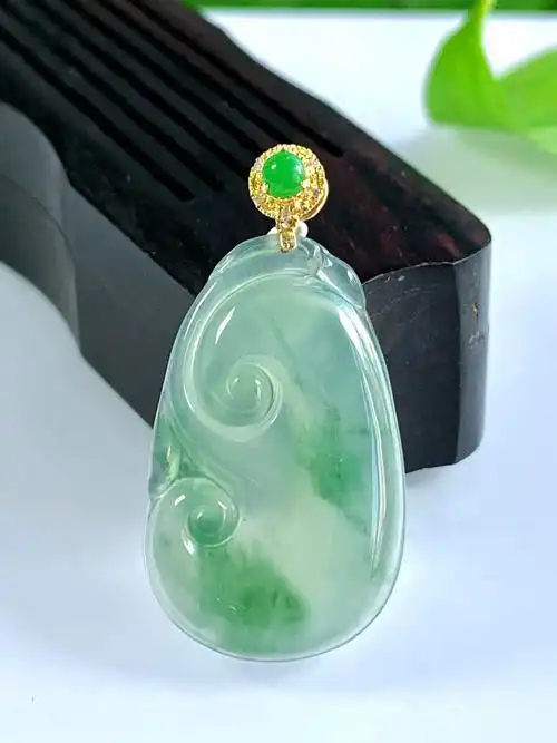 缅甸玉石天然翡翠a货18k金扣头镶嵌冰种起胶飘花如意吊坠挂件玉坠