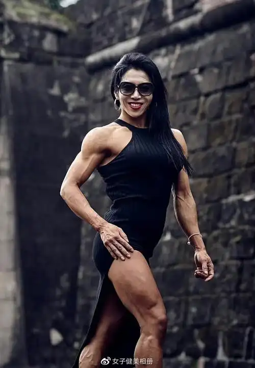 还记得这位姐姐吗?令人印象深刻的韩国成熟肌肉女--yoon joo yeon