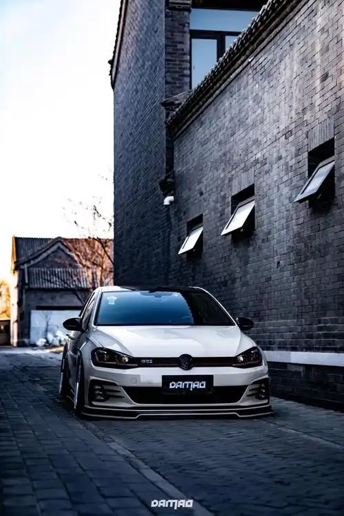 性能小钢炮大众高尔夫gti海外实拍(低姿态高尔夫gti竟然是为了克制它