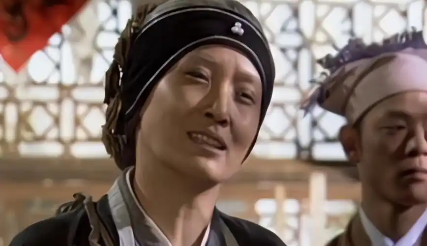 8版金花婆婆变脸黛绮丝,有人颜值惊艳,有人惨不忍睹_拐杖_观众_倚天