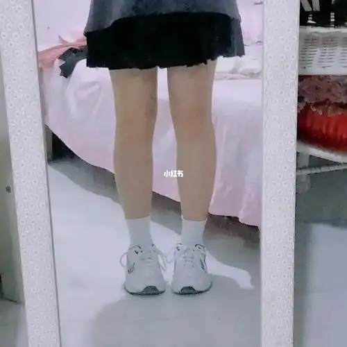 小短腿嘛,容我自恋一下哈哈哈哈#小短腿  #蔡文姬  #蔡文姬同款小胖腿