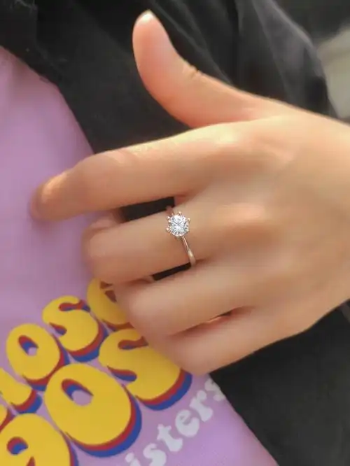 40分经典六爪钻戒简单高级超爱吖