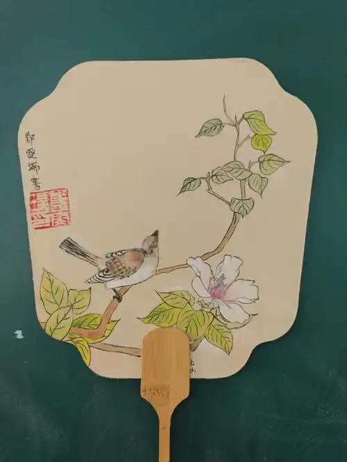 第一次教七年级学生工笔花鸟画花鸟扇子画