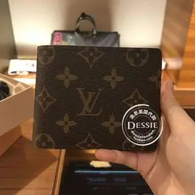 英国代购 lv/路易威登男士短款钱包multiple帆布卡夹经典 m60895