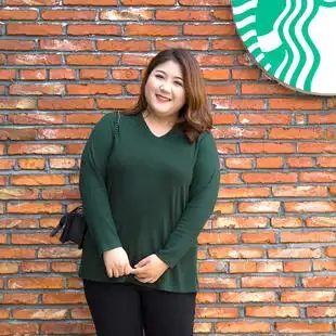 甜觅加肥加大码女装2018胖mm冬装200斤时尚简约v领打底衫上衣t恤