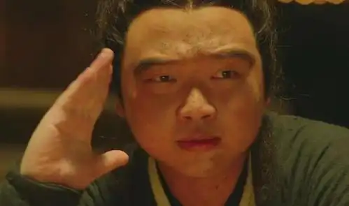 37岁酱爆近照,看着疲惫了,也变"瘦"了!