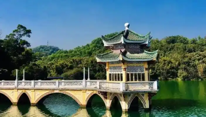 广东游玩攻略必去的地方(广东旅游必去十大景点自驾游)